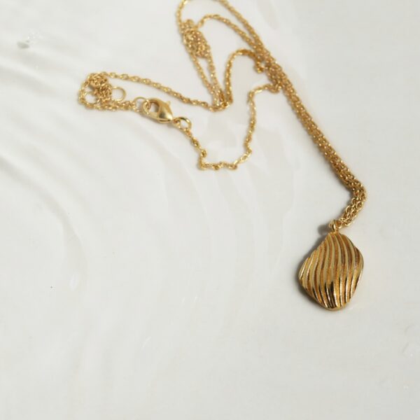 Collar pequeño dorado Onaria Joidart — tercera imagen