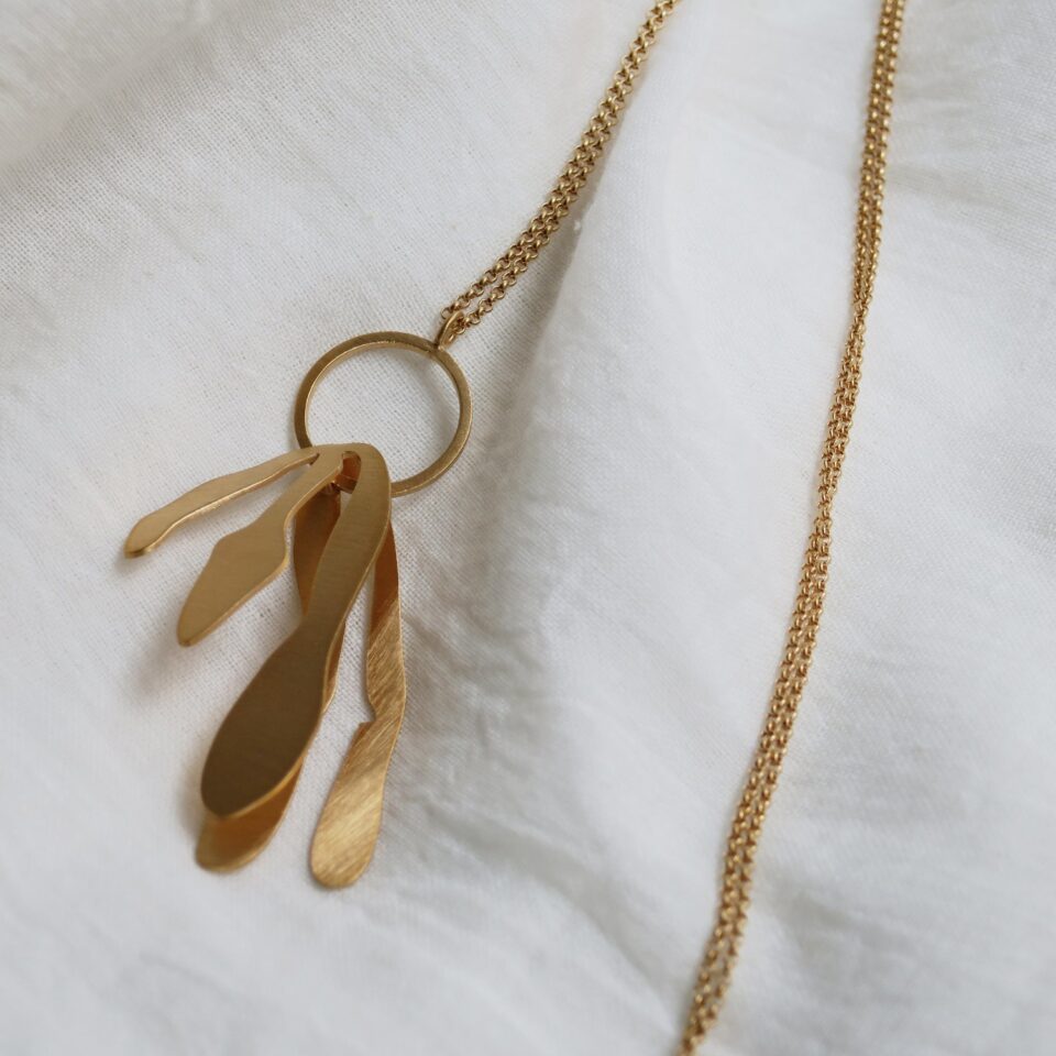 COLLAR DORADO EXOTICA