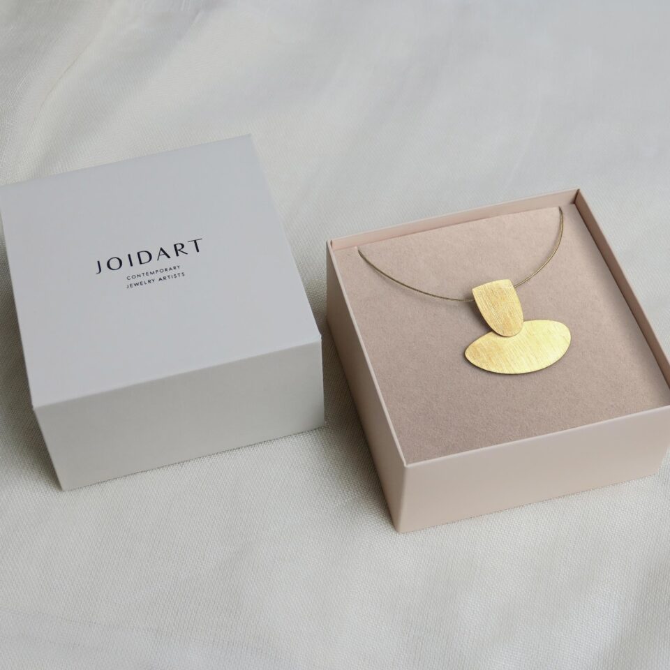 COLLAR DORADO VENUS