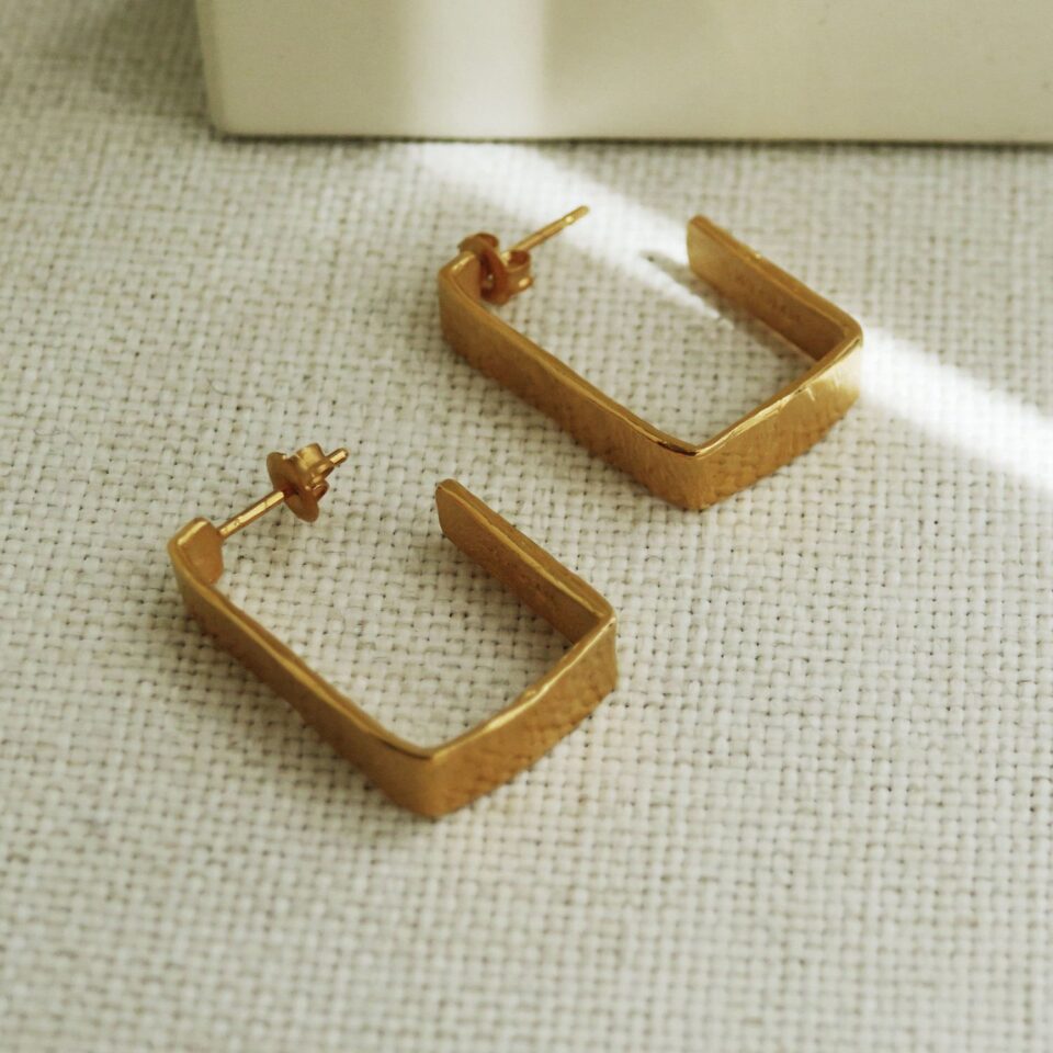 PENDIENTES DORADOS GRANDES LIGNIS ANCHOS