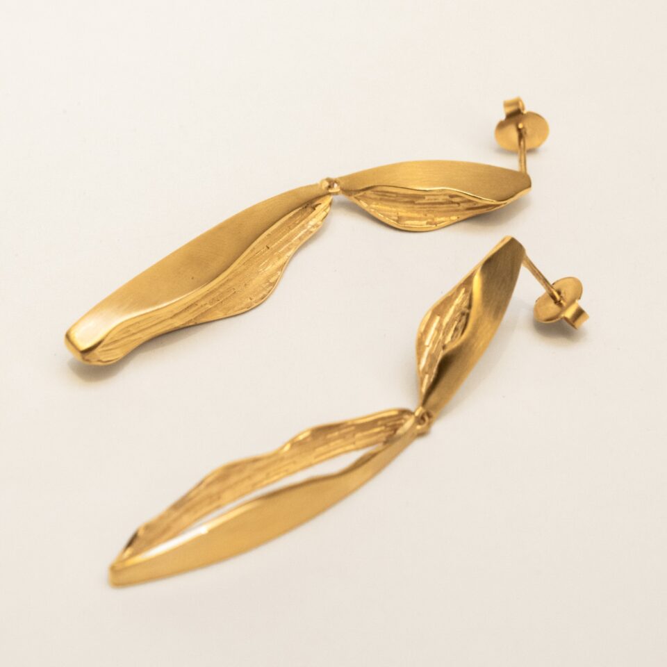 PENDIENTES DORADOS LARGOS ESTRAT