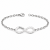 Pulsera infinito personalizada de plata con cadena de eslabones ovalados, fotografía de catálogo