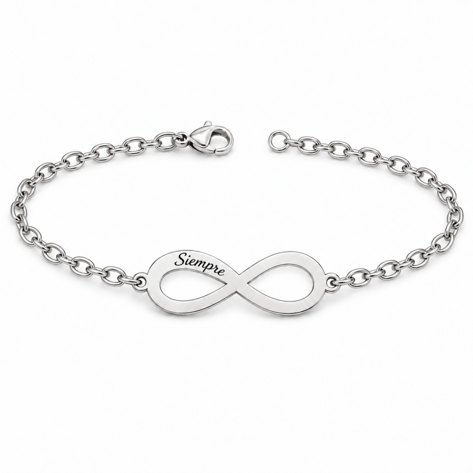 Pulsera infinito personalizada de plata con cadena de eslabones ovalados, fotografía de catálogo