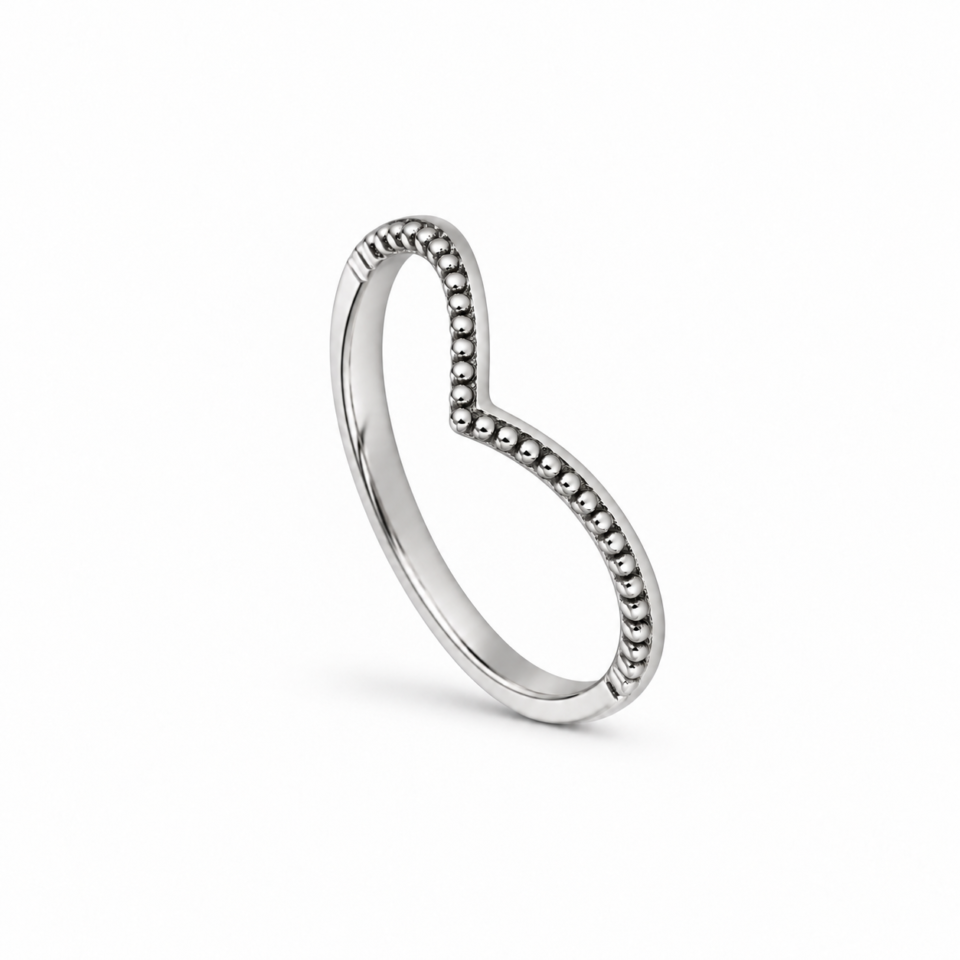 Anillo fino de plata de ley en forma de V con bolitas metálicas, sin piedras