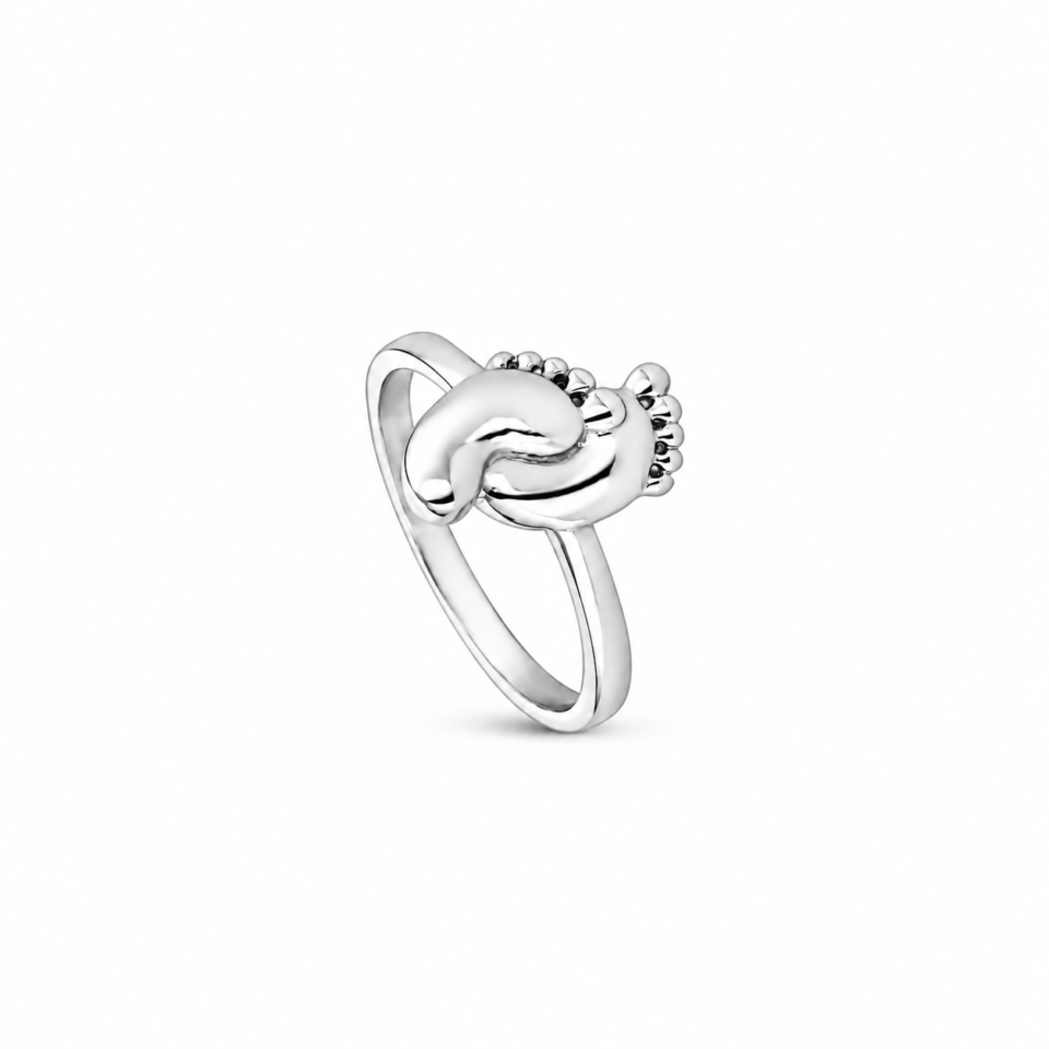Anillo pies de bebé de plata de ley 925, fotografía de catálogo