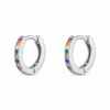 Par de aros pequeños de plata con circonitas multicolor y borde de pequeñas piedras blancas
